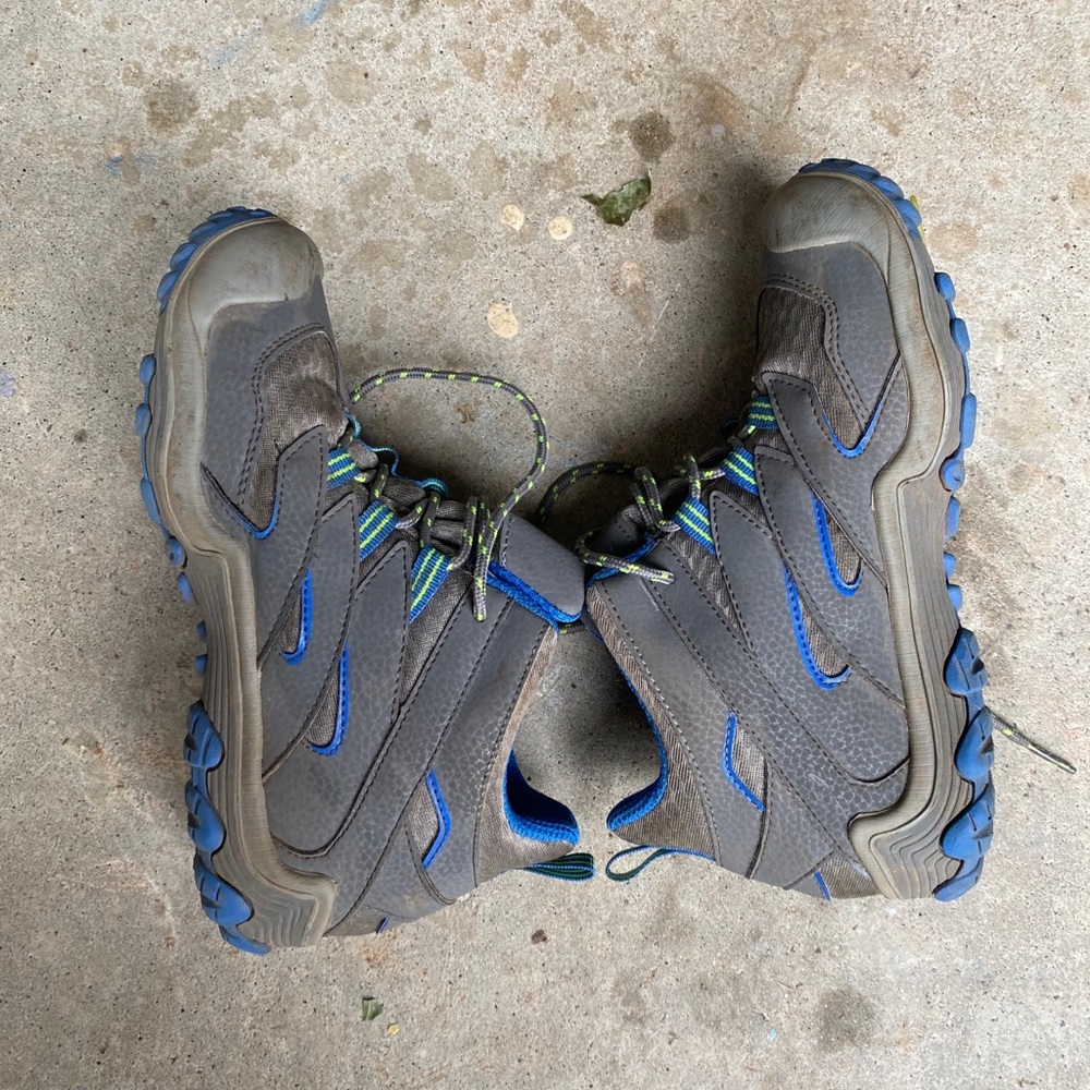 Merrell Kids' Waterproof Hiking Boots size 2.5